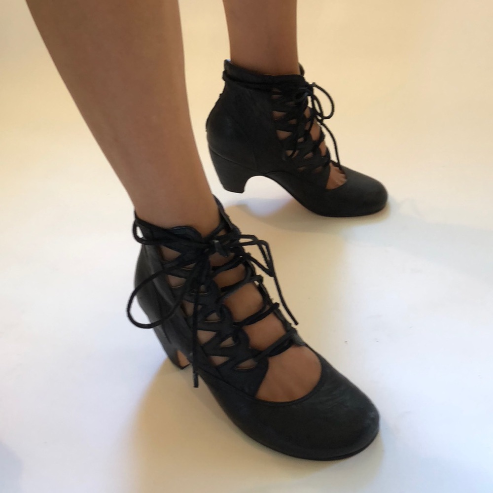 Gee WaWa black leather booties